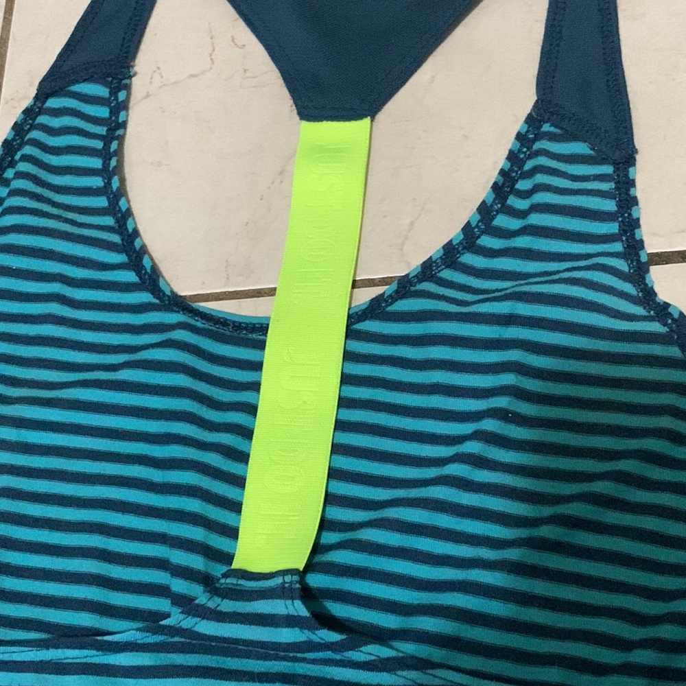 Nike Tank - Picture 2 of 3